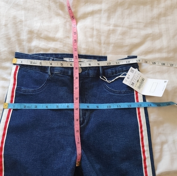 Zara High-Rise Racer Stripe Frayed Raw Hem Jeans size 6 NWT - Picture 4 of 8